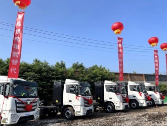 新增停車位和充電樁，他們用“微改造”為居民打造美好家園